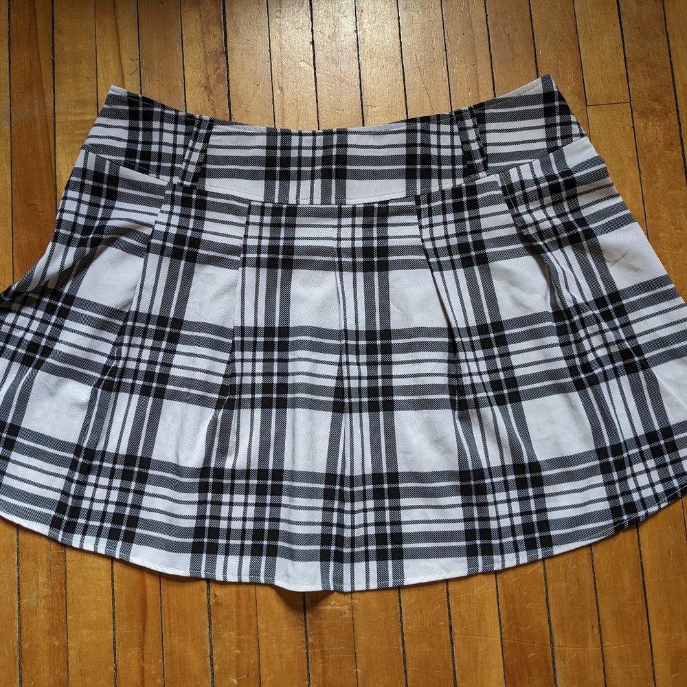 Shein Curve Plaid Print Pleated Skirt